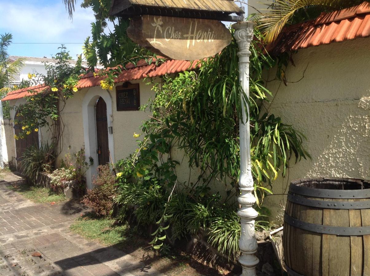 Chez Henri Hotel Pointe d'Esny Exterior foto