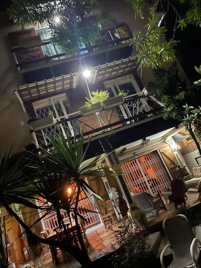 Chez Henri Hotel Pointe d'Esny Exterior foto